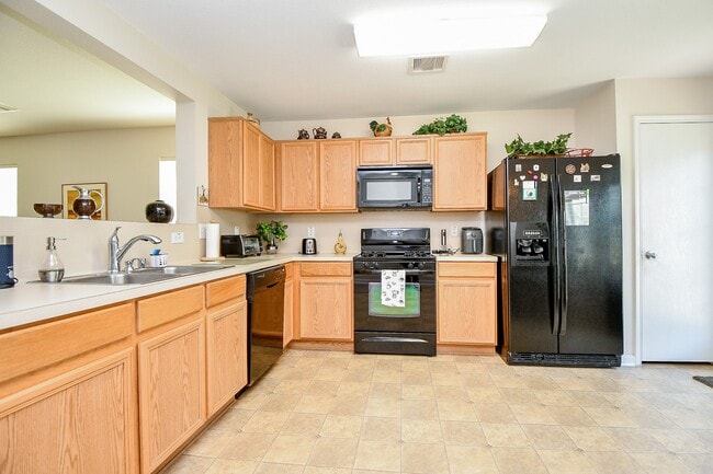 Building Photo - 18114 Waverly Hollow Ln