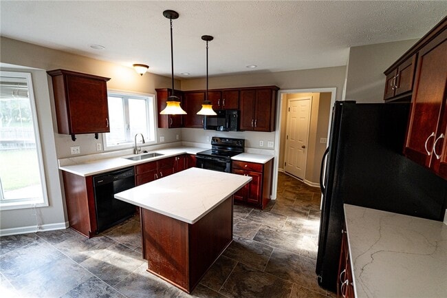Building Photo - 649 Kayloc Cir