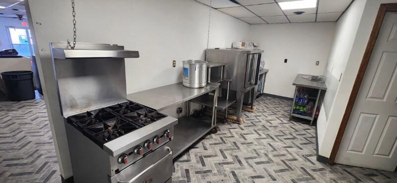 Building Photo - 373 Munson Ave