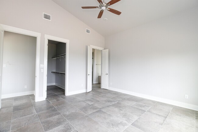 Building Photo - 1314 Clayton Nolen Dr