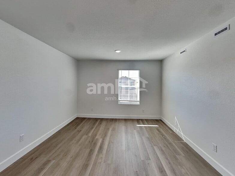 Building Photo - 10536 Lagaspi Dr