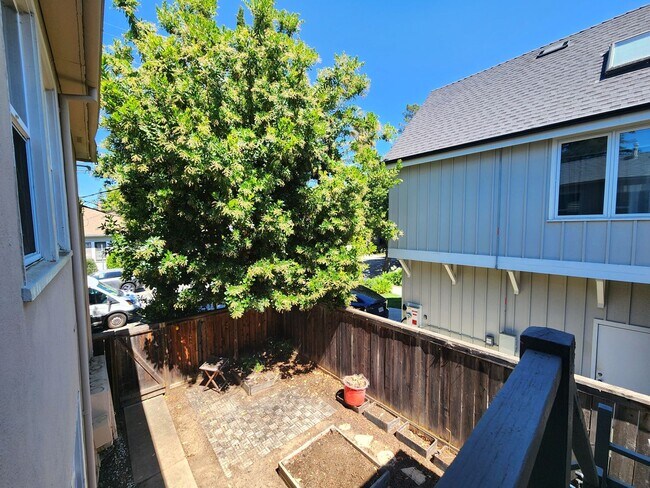 Building Photo - Luxurious Downtown Palo Alto Living - Top ...