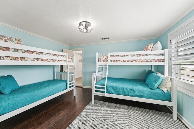 Building Photo - 16634 Jamaica Beach Rd