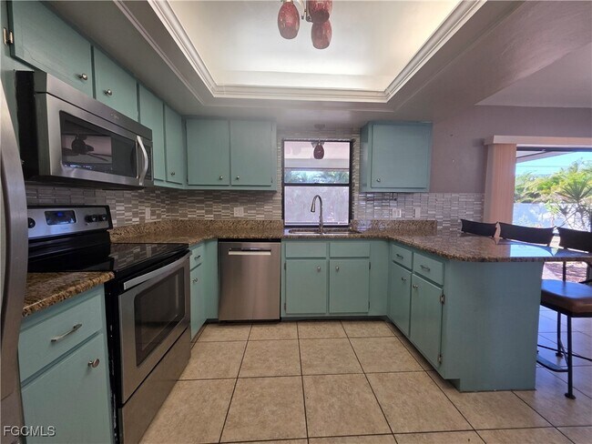 Building Photo - 424 SW 37th Ln