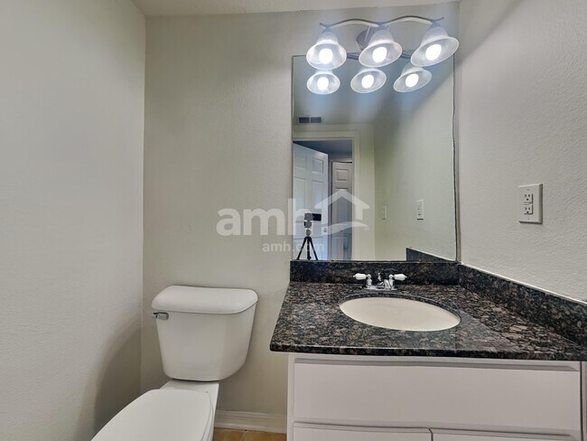 Building Photo - 4322 Brooke Dr
