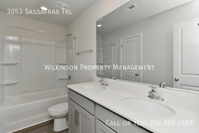 Building Photo - 3053 Sassafras Trl