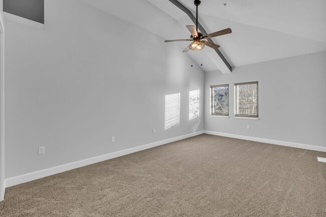 Building Photo - Top Floor Crestview Condo