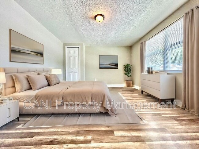 Building Photo - 418 Charles St