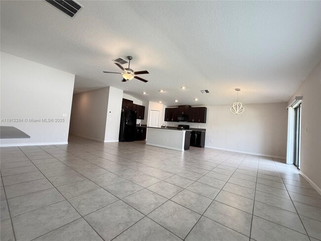 Building Photo - 39889 Harmon Grove Ct