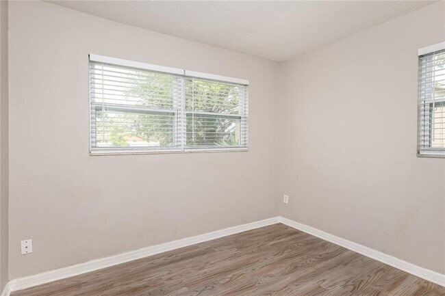 Building Photo - 2409 Straker Ct