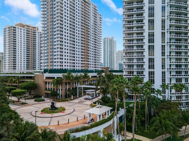 Building Photo - 901 Brickell Key Blvd