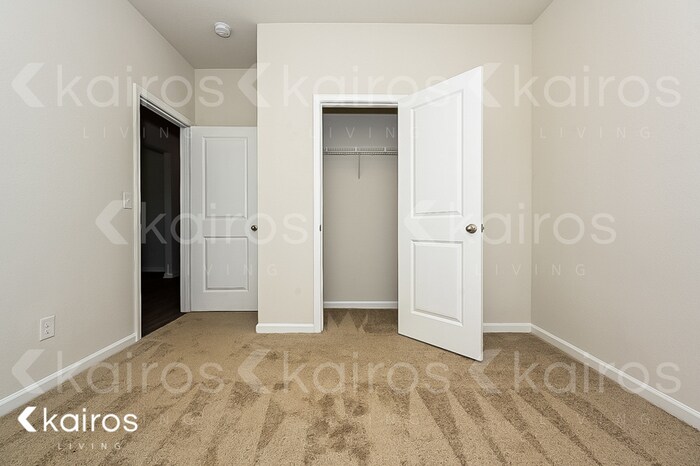 Building Photo - 7000 Pinehurst Way N