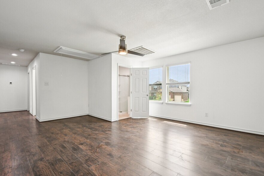 2nd Living Area upstairs - 7634 Leonardo Dr