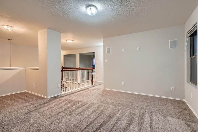 Building Photo - 1813 Paseo Verde Dr