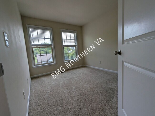 Building Photo - 9220 Prescott Ave