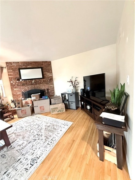 Building Photo - 970 W 8th St