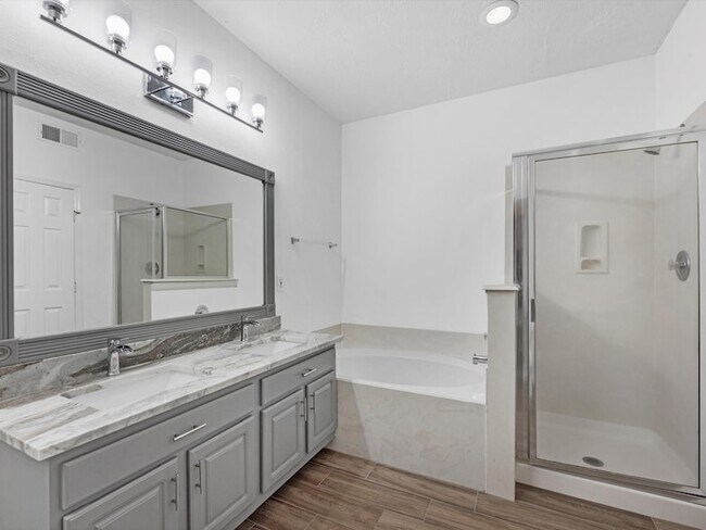 Building Photo - 142 N Magnolia Pond Pl