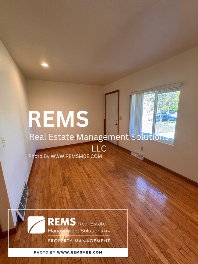 Building Photo - 500 7th St