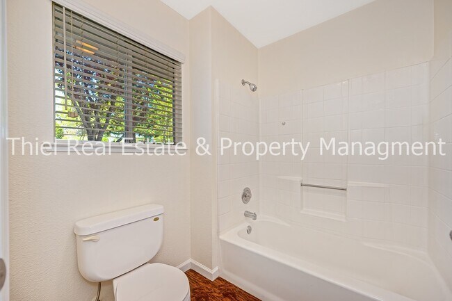 Building Photo - 2277 Knollwood Dr