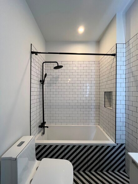 Building Photo - 568 Communipaw Ave