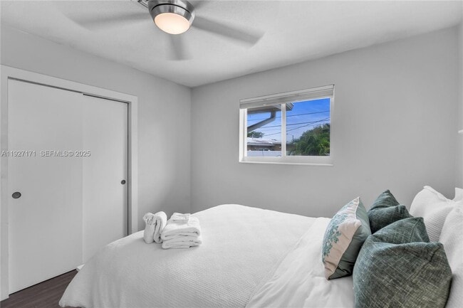 Building Photo - 251 SE 8th St