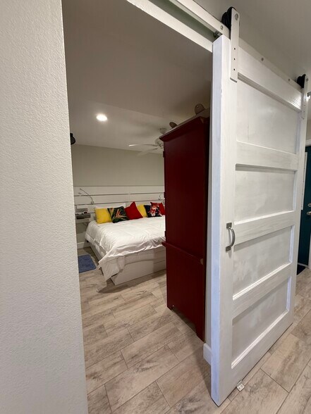 Building Photo - 30 SE Valare Ln