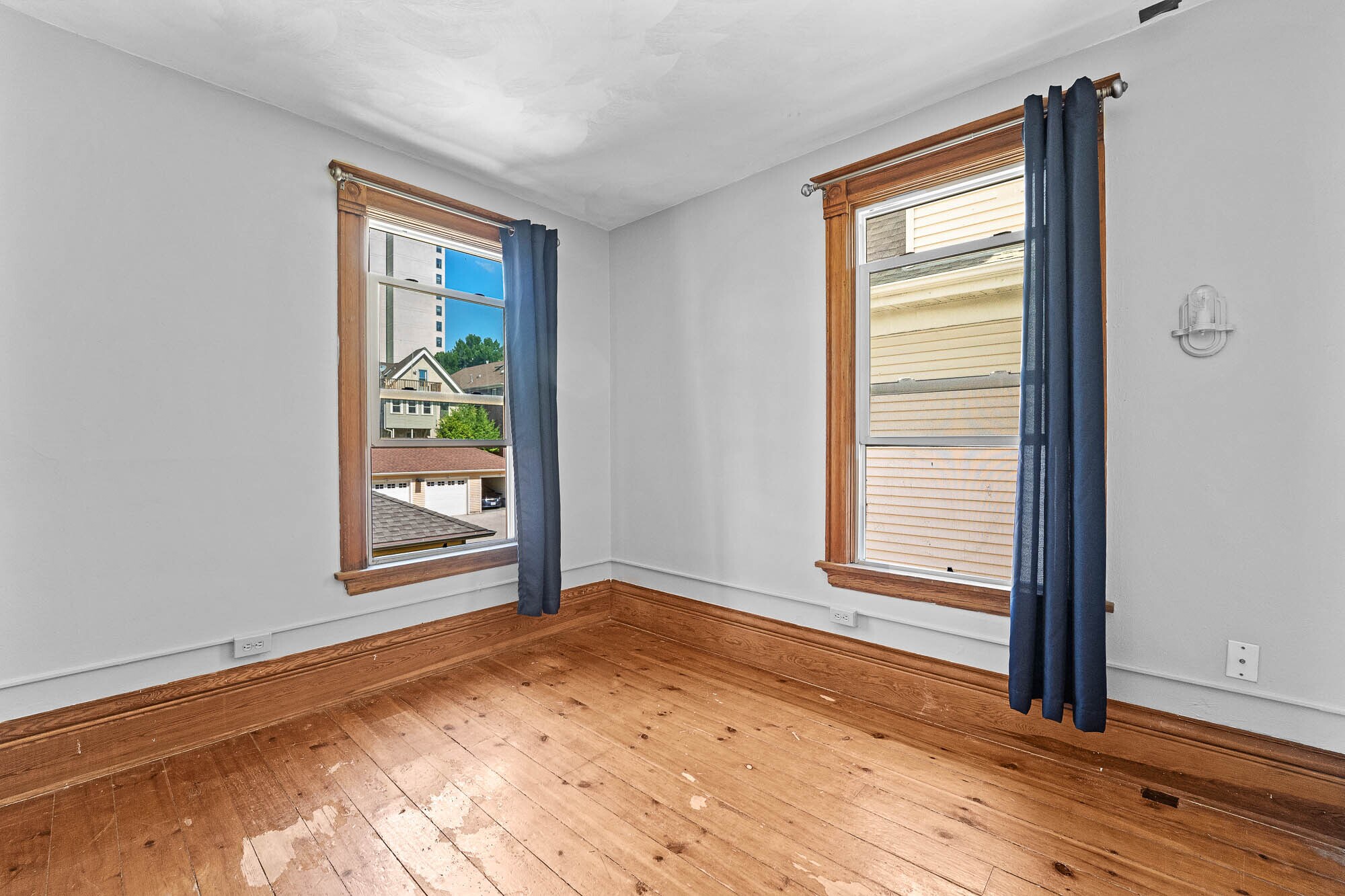 Building Photo - 322 W Wilson St