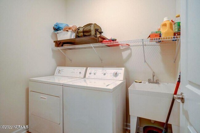 Building Photo - BEAUTIFUL BRICK HOME IN BRUNSWICK PLANTATION