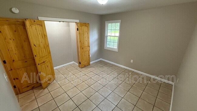 Building Photo - 5651 Parana St
