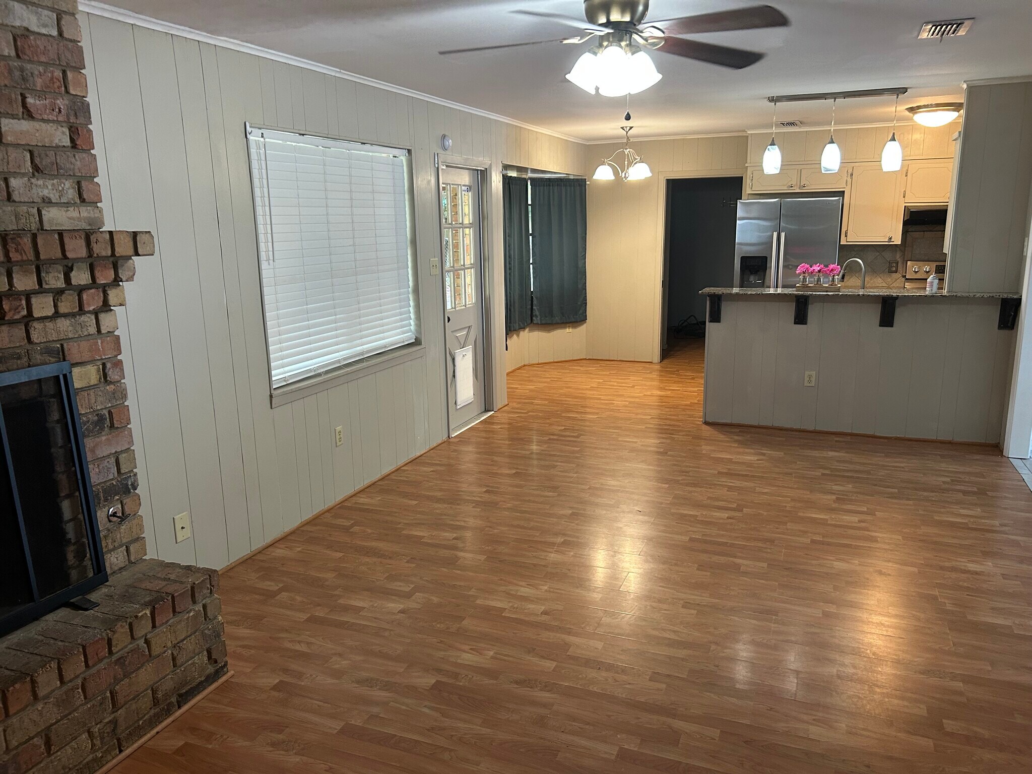Building Photo - 867 Belden Dr