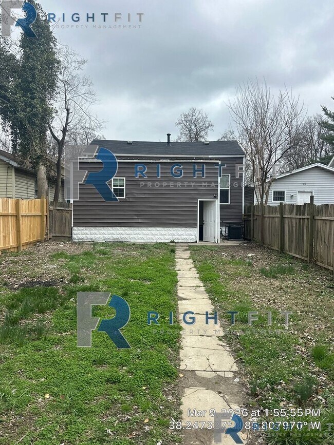 Building Photo - Newly Renovated Home in Louisville