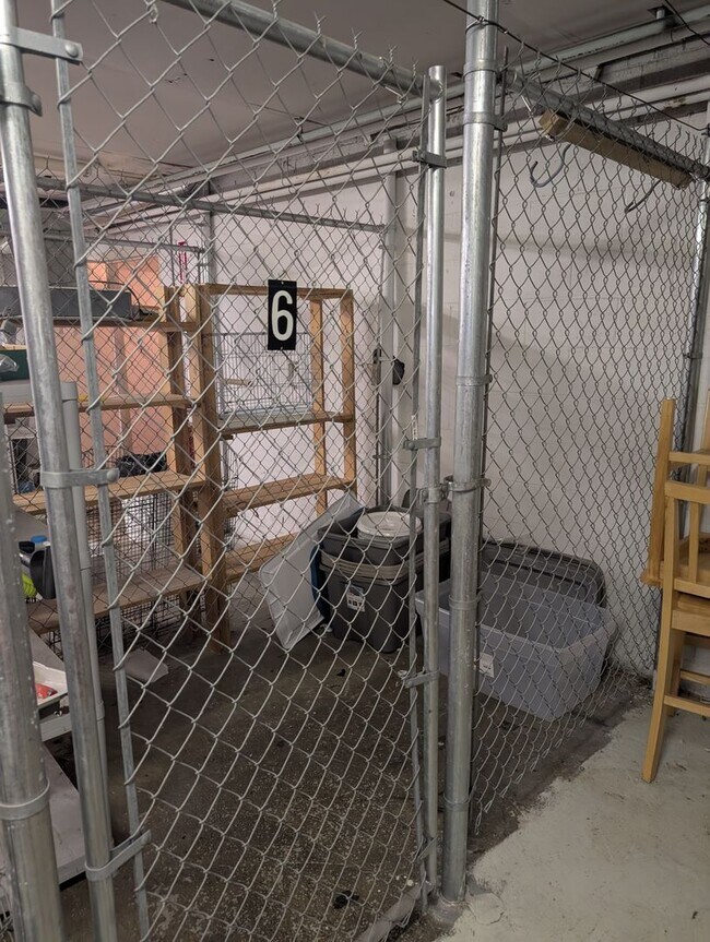 Building Photo - Somerville 2 bedroom with parking for 9/1