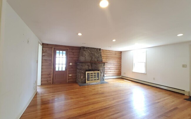 Building Photo - 351 Harriman Heights Rd