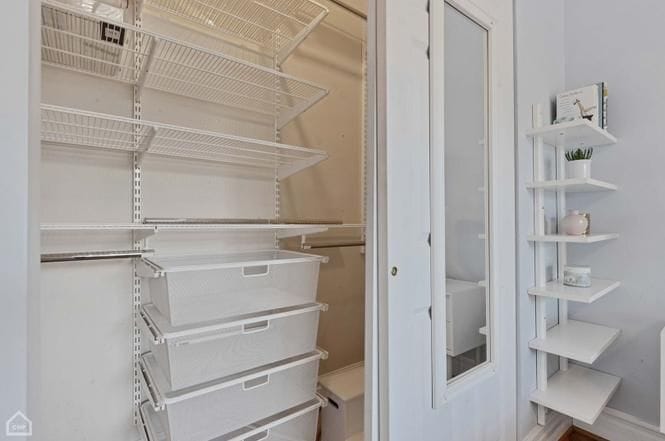 Building Photo - 2755 W Melrose St