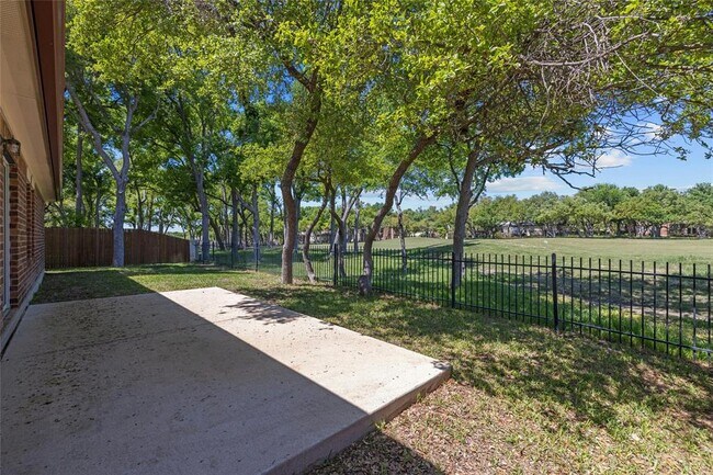 Building Photo - 3816 Harvey Penick Dr