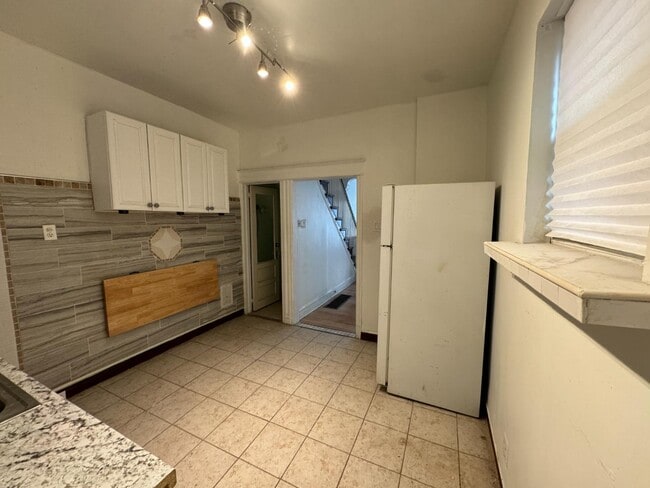 Building Photo - 2602 S Fairhill St