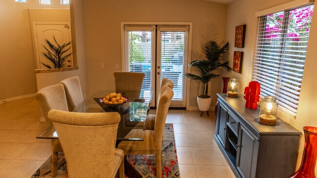 Building Photo - 53220 Avenida Navarro