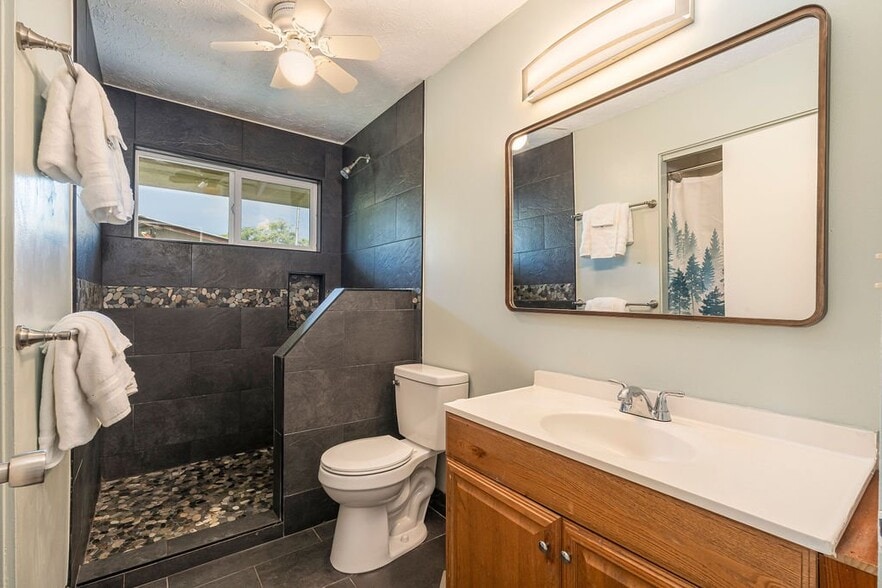 Building Photo - 76-6226-6226 Plumeria Rd