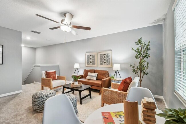 Building Photo - 8887 Little Bluestem Dr