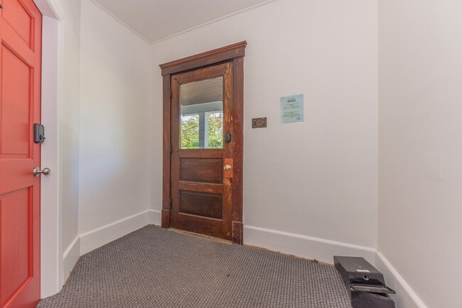 Building Photo - 1031 S Forest Ave