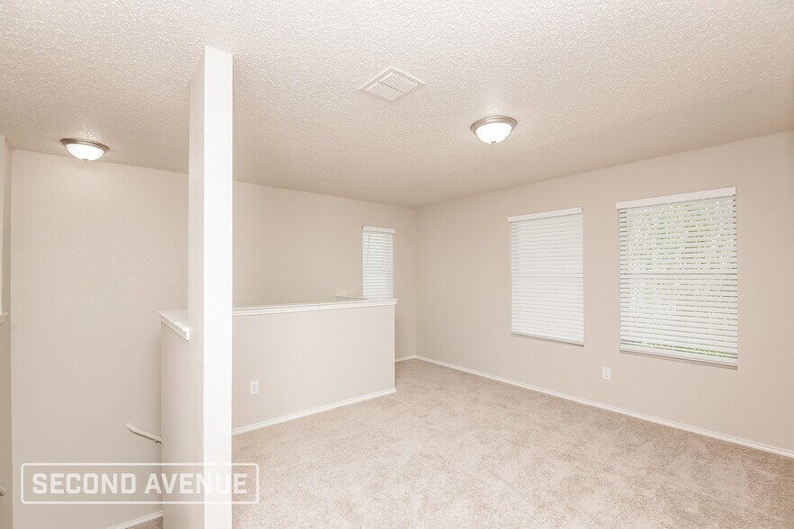 Building Photo - 4845 Waterford Dr