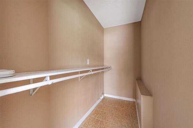 Building Photo - 202 Norview Dr