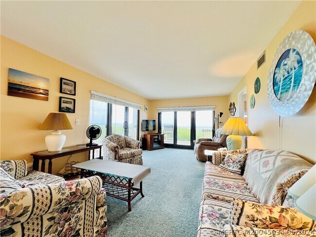 Building Photo - 7430 S Ocean Dr