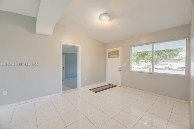 Building Photo - 3510 SW 39th St