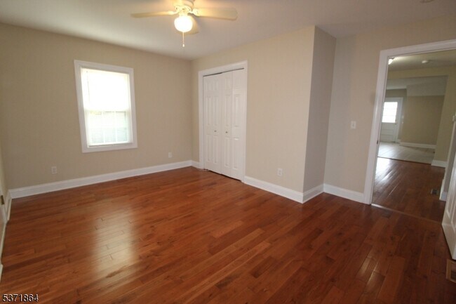 Building Photo - 30 White Meadow Ave