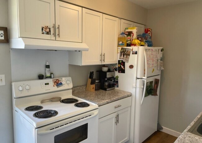 Building Photo - 2009 Yorktowne Dr