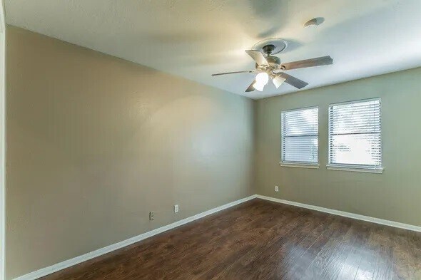 Building Photo - 2804 Stewart Dr