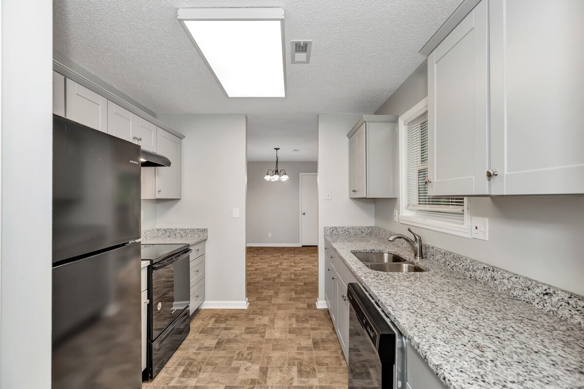 Building Photo - 3909 Fair Oak Ln SW