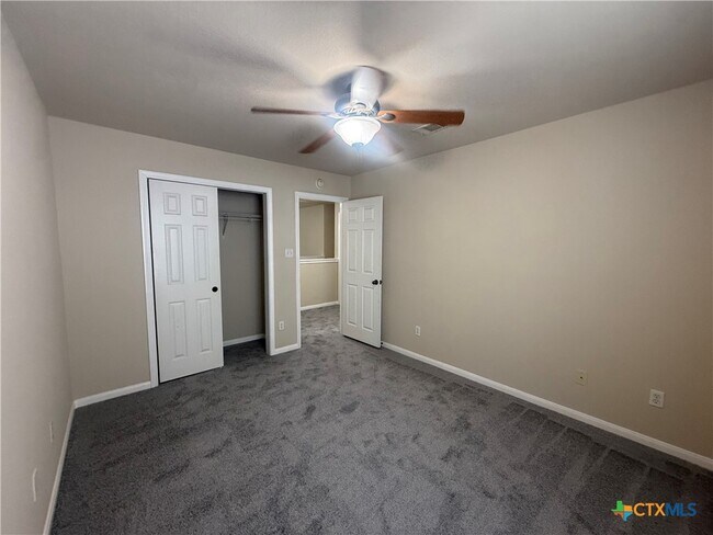 Building Photo - 811 Shadow Creek Blvd