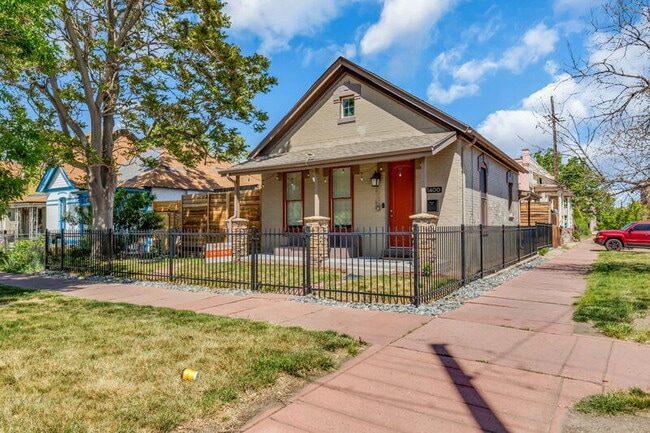 Primary Photo - 1400 Mariposa St